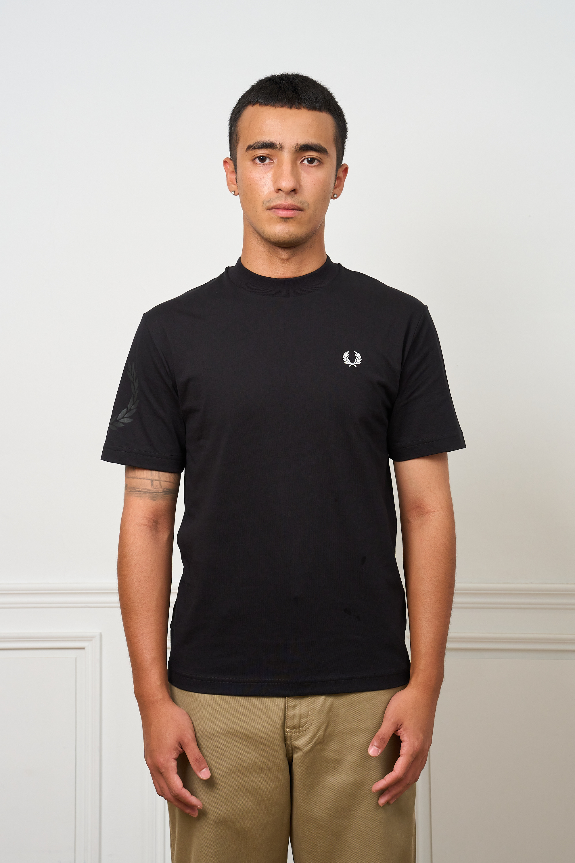 FRED PERRY 科技反光月桂葉短袖 REFLECTIVE LAURELWREATH TSHIRT【M3491】
