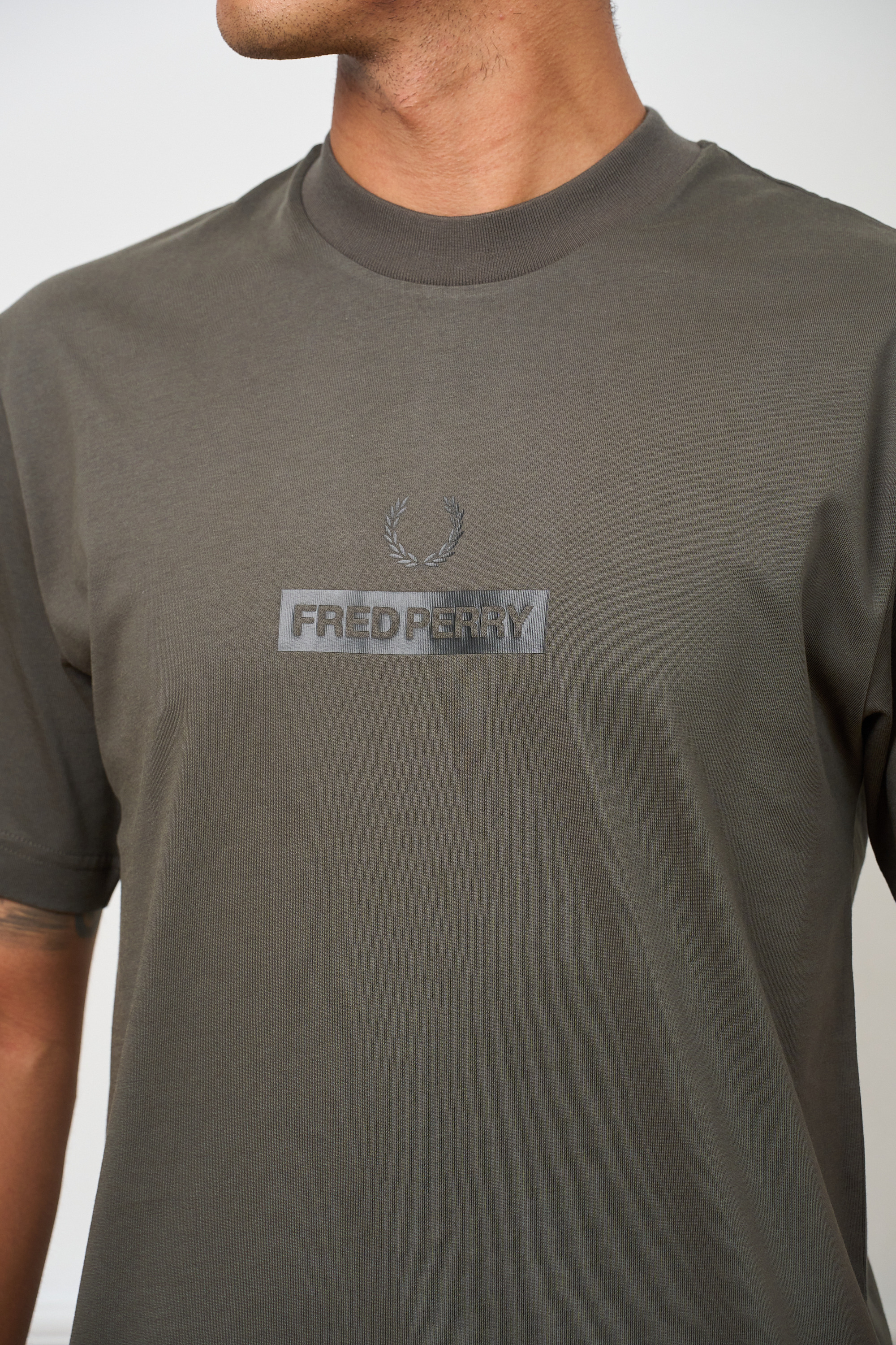 FRED PERRY 經典圓領短袖【M3410】