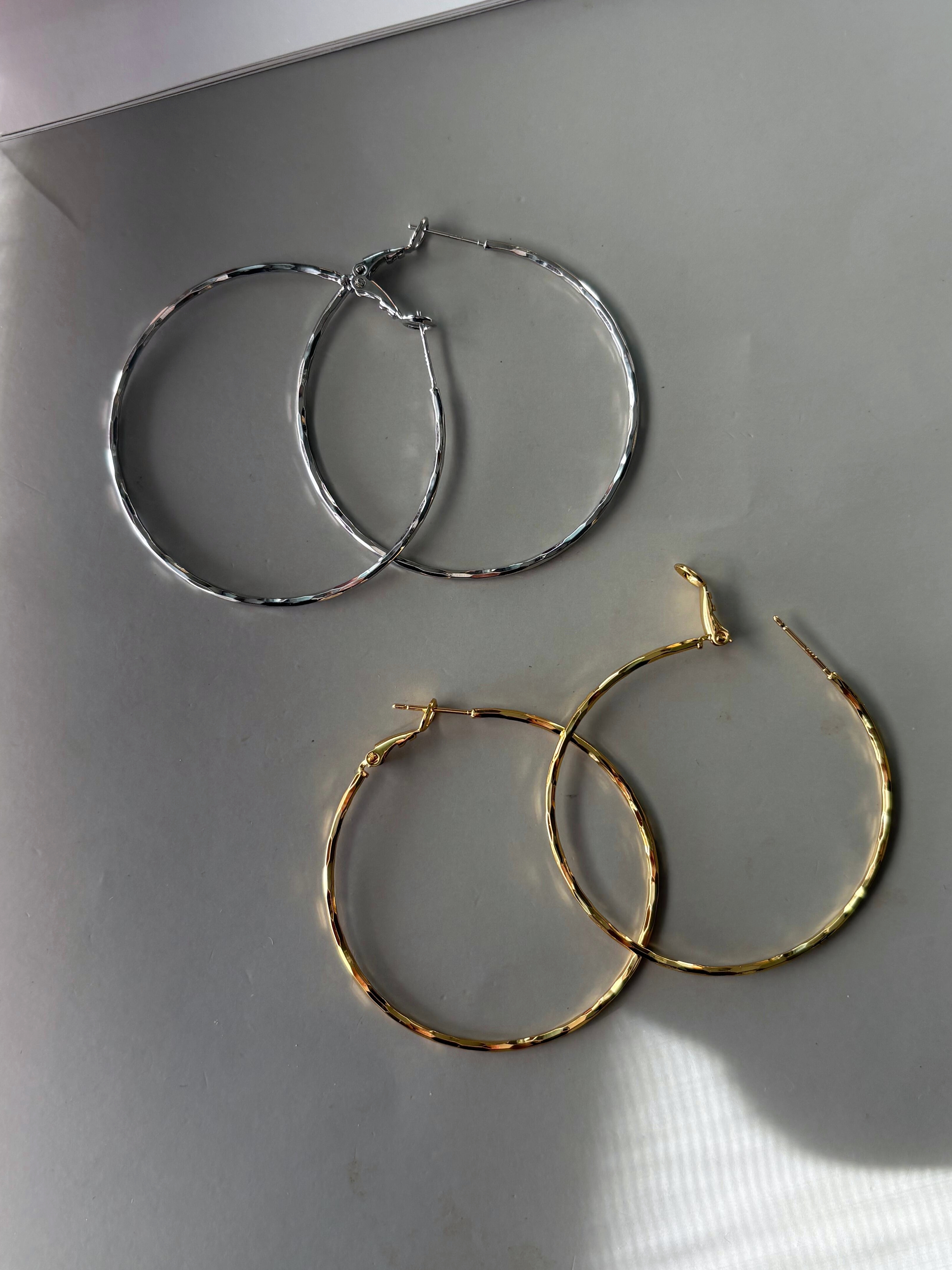 twist circle hoop pierce