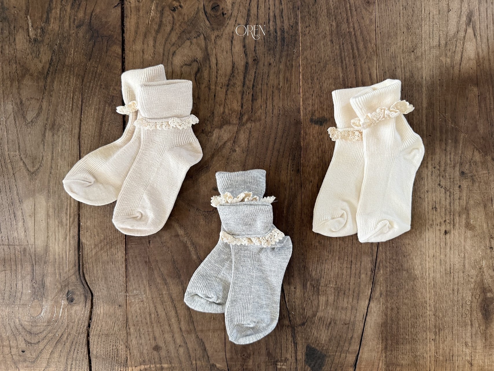 OREN Olive Long Lace Socks