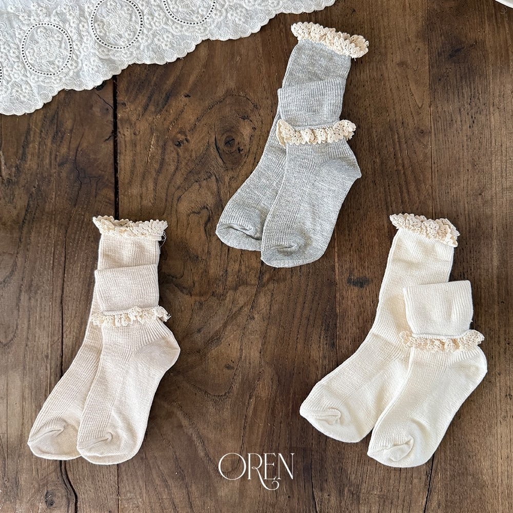 OREN Olive Long Lace Socks