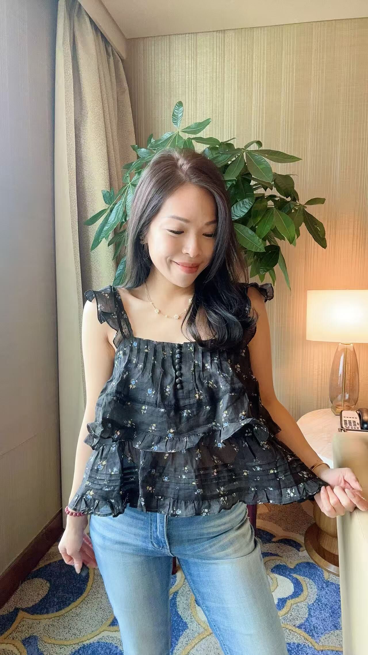 (現貨) 韓國甜美碎花RUFFLE 背心-黑色 #G732