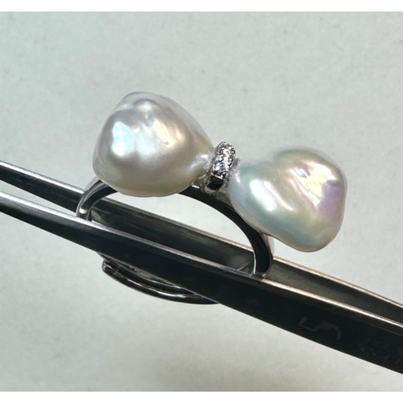 HKAG0821-013 異形珍珠Q版蝴蝶結戒指 (合金鍍銀) (9.5MM) (A13)