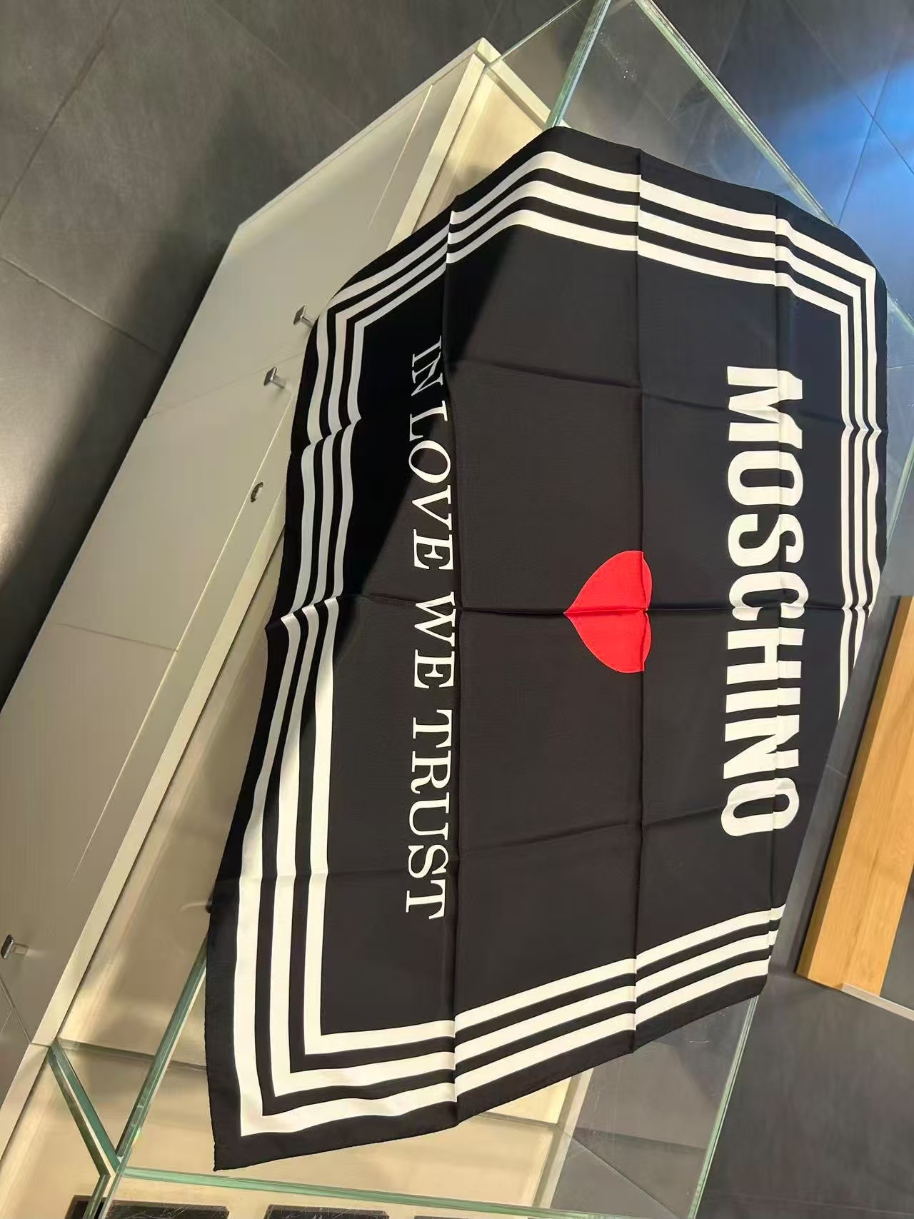 【預購】Moschino H082101 方形絲巾