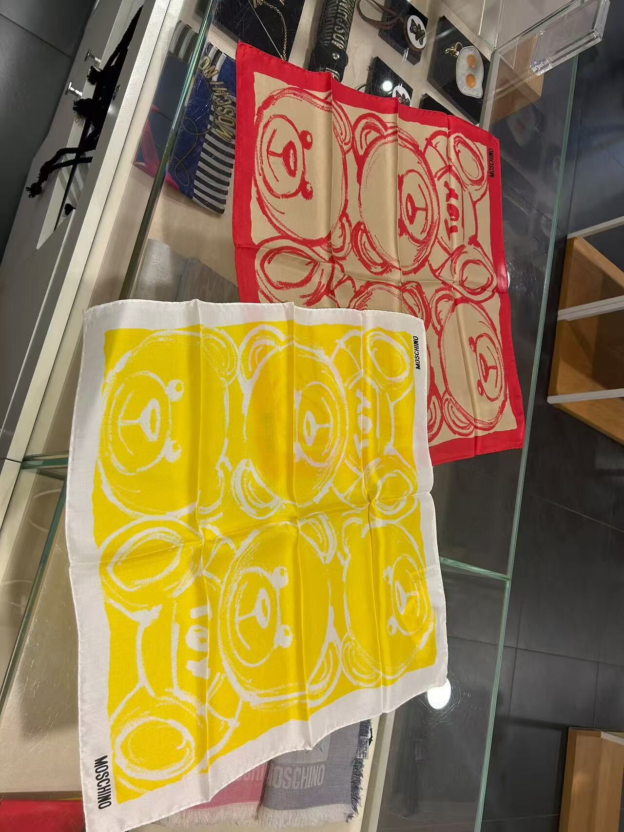 【預購】Moschino H082103 方形絲巾