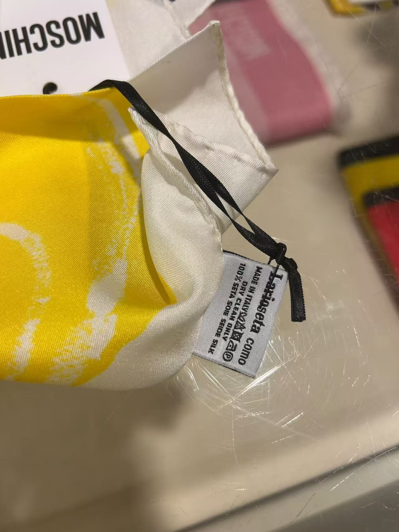 【預購】Moschino H082103 方形絲巾