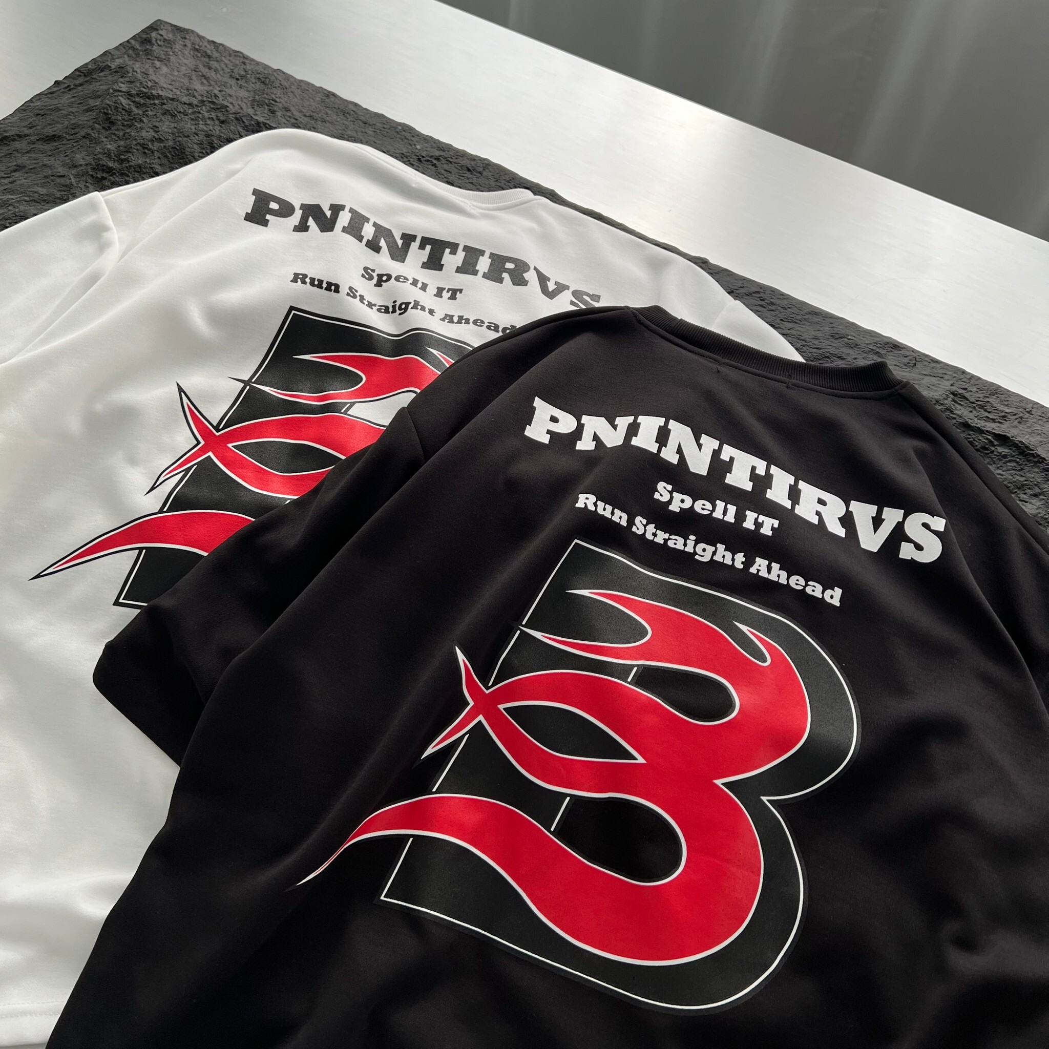 『RB』PNITIRVS B字火焰寬鬆短T