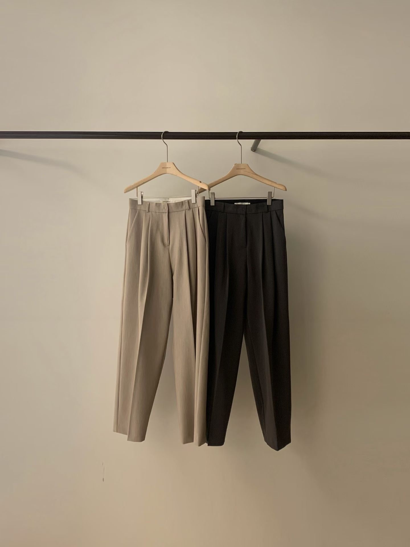 AB26109 Modern Two-tuck SL