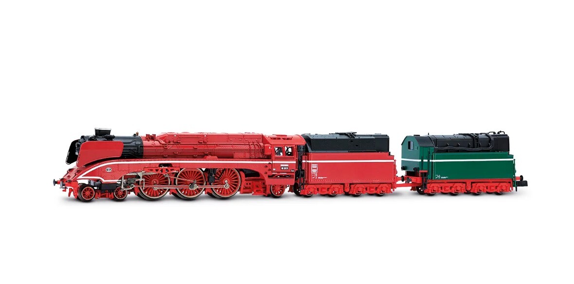 Arnold HN2664S N scale Steam locomotive 18 201, fuel tender, in red livery with green tender, ep. V, with sound decoder