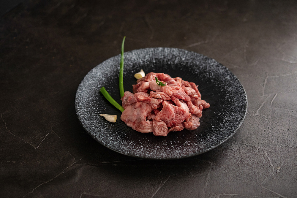 嚴選來自日本鹿兒島的頂級A5和牛,肉質肌理細緻,口感十分軟嫩,老饕最愛的牛肉單品,簡單烤,輕鬆享用餐廳等級的絕佳美味!