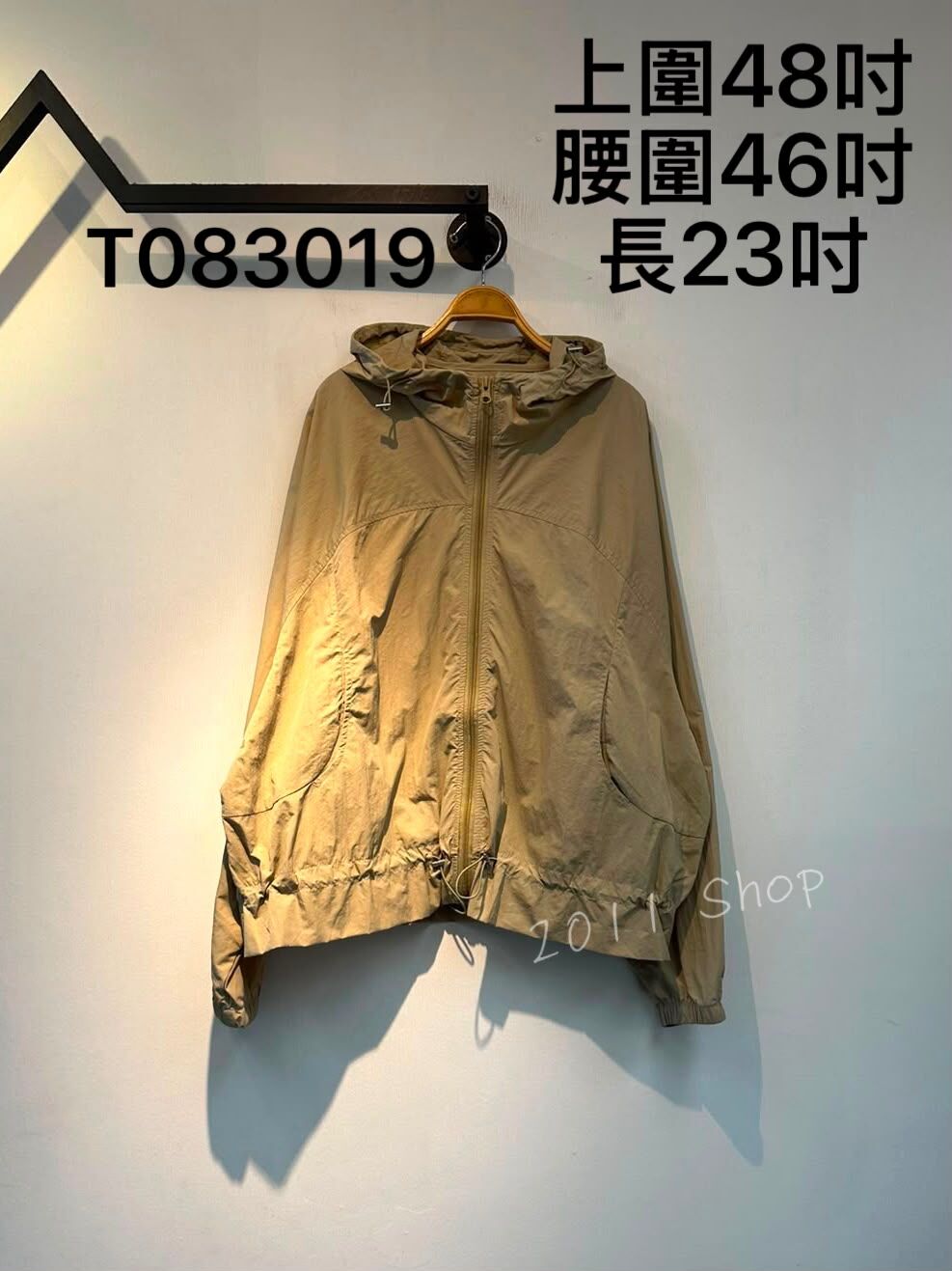 風褸料純色百搭可束拉鍊外套  上圍48吋 腰圍46吋 長23吋  T083019