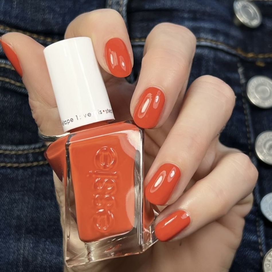 Essie 指甲油 - Tuft act to follow - GC1222