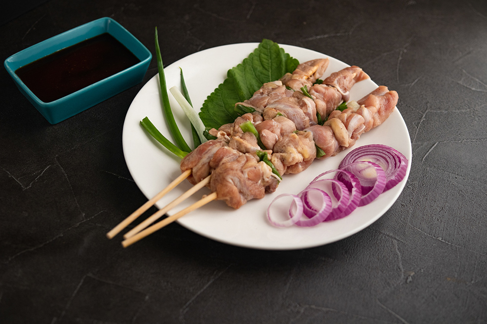 獨家特大XXL尺寸,一串抵3串!保證滿足過癮!嚴選高品質雞肉,鮮嫩多汁,口感極佳,絕對是烤肉聚餐必備食材,簡單烹調就能享受新鮮美味!