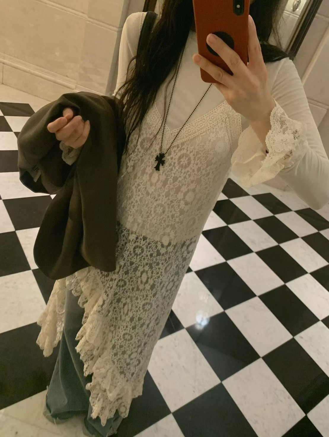 蕾絲斜荷葉透視長洋裝