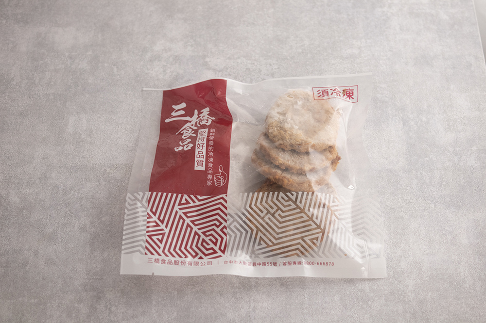 料理方式 煎、炸、炒、燒烤、糖醋 產品成分 【成份】組織狀大豆纖维(非基因改造)、樹薯粉、蛋白粉、糖、鹽、胡椒粉、味霖、新鮮牛蒡絲、大豆油、調味料(L-麩酸鈉、5'-次黃嘌呤核苷磷酸二鈉、5'-鳥嘌呤核苷磷酸二鈉、琥珀酸二鈉)、山梨醇(品質改良劑) 【規格】230g / 5片 / 包 【原產地】台灣