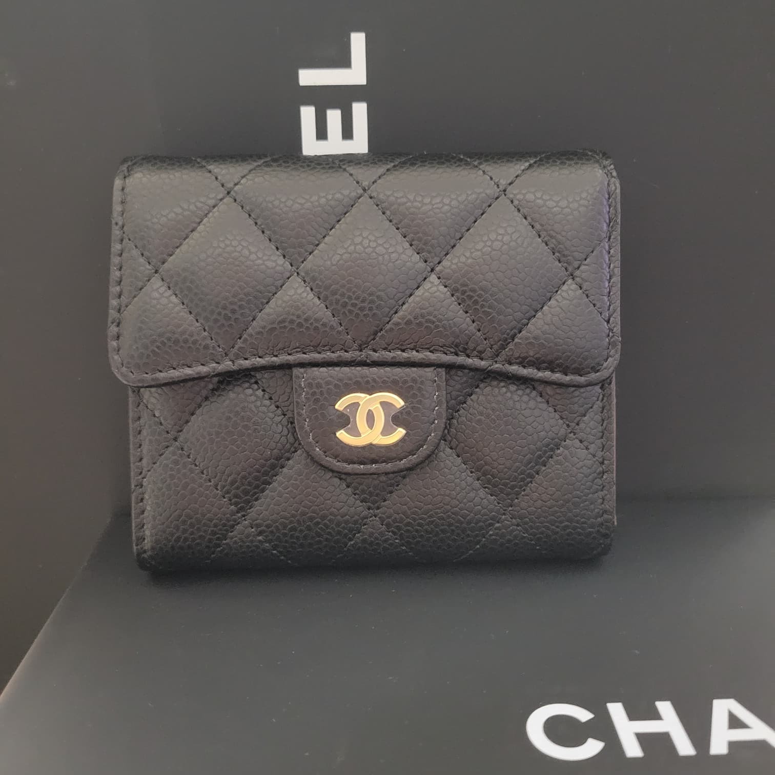 CHANEL AP0231 SHORT WALLET BLACK GOLD CAVIAR HARDWARE 短銀包 黑色 金扣 牛皮