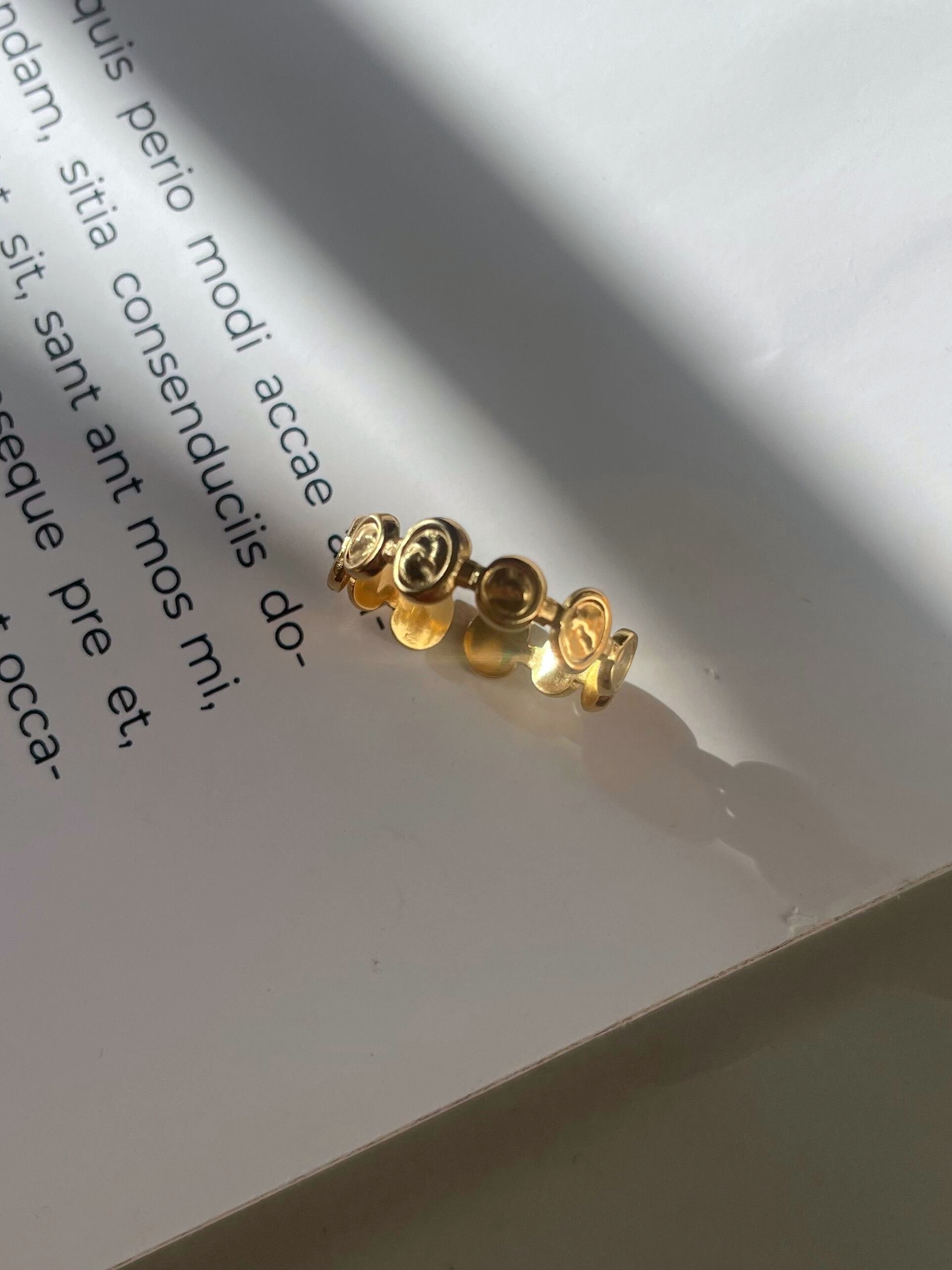 gold disc ring