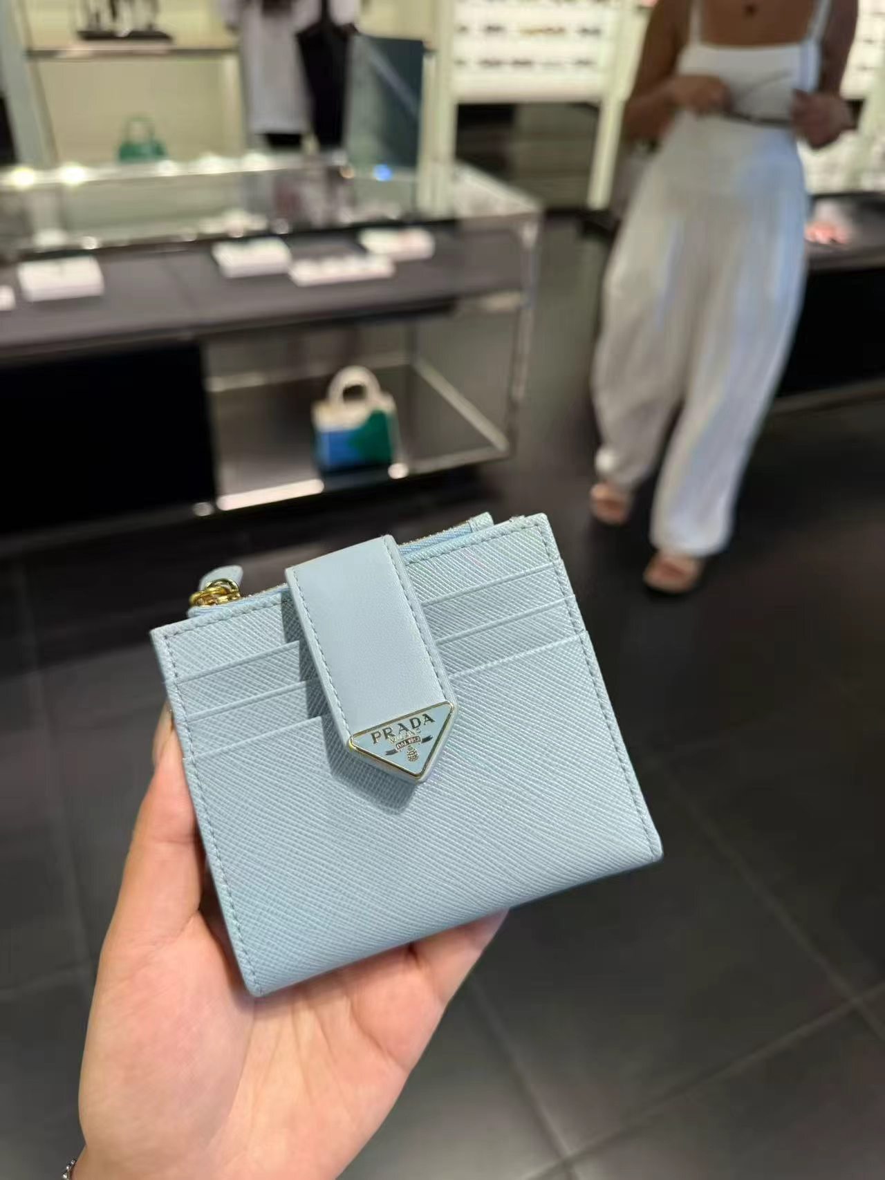 【預購】Prada H082114 Saffiano 雙折拉鍊短夾