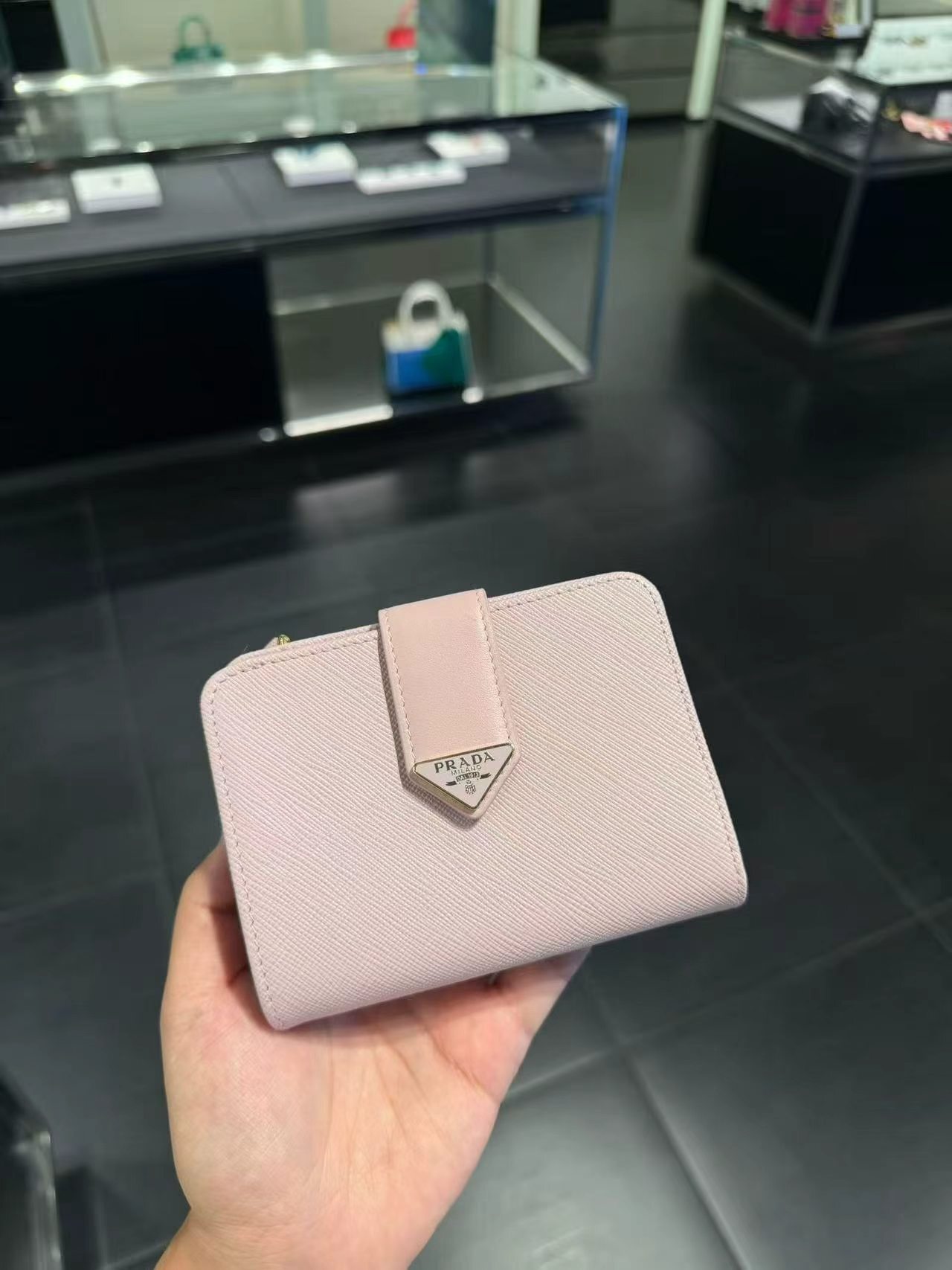 【預購】Prada H082115 雙折短銀包 (粉色)
