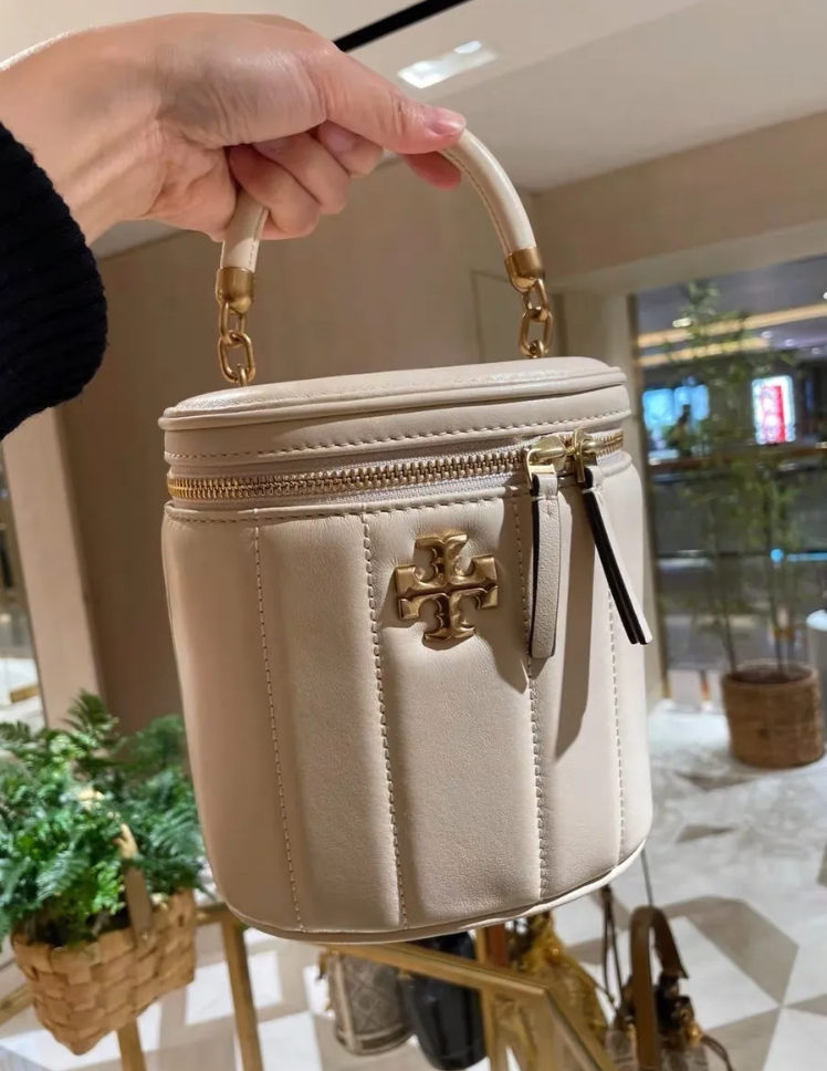 【預購】TORY BURCH S082004 Kira Vanity 化妝袋 (奶白色)