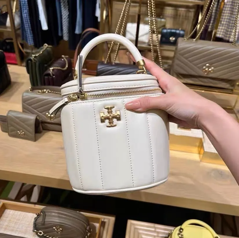 【預購】TORY BURCH S082004 Kira Vanity 化妝袋 (奶白色)