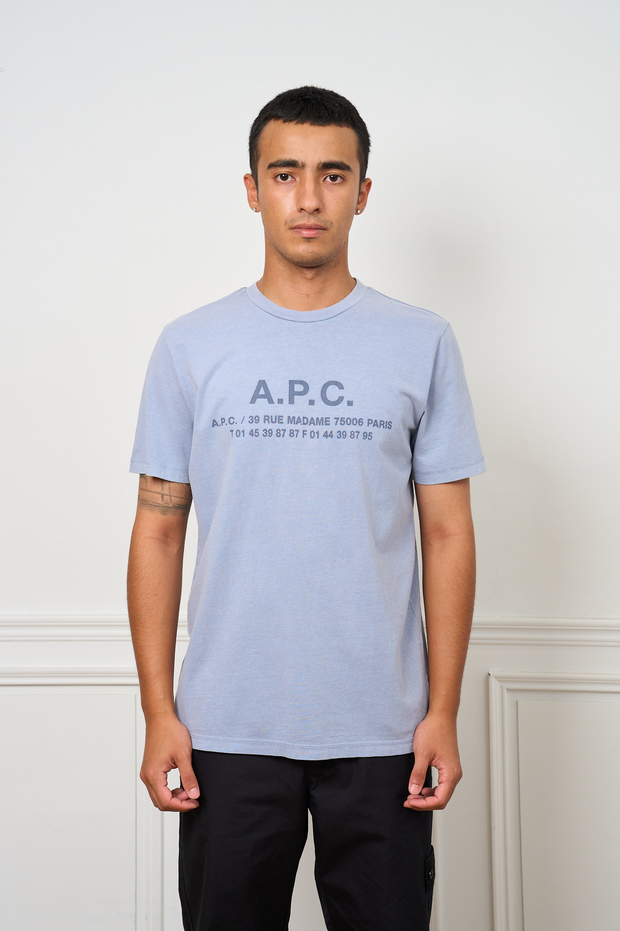 A.P.C Paris 地址字樣短袖【COHBS-H26570-AAC/COHBS-H26570-IABCOHBS-H26570-KAB】