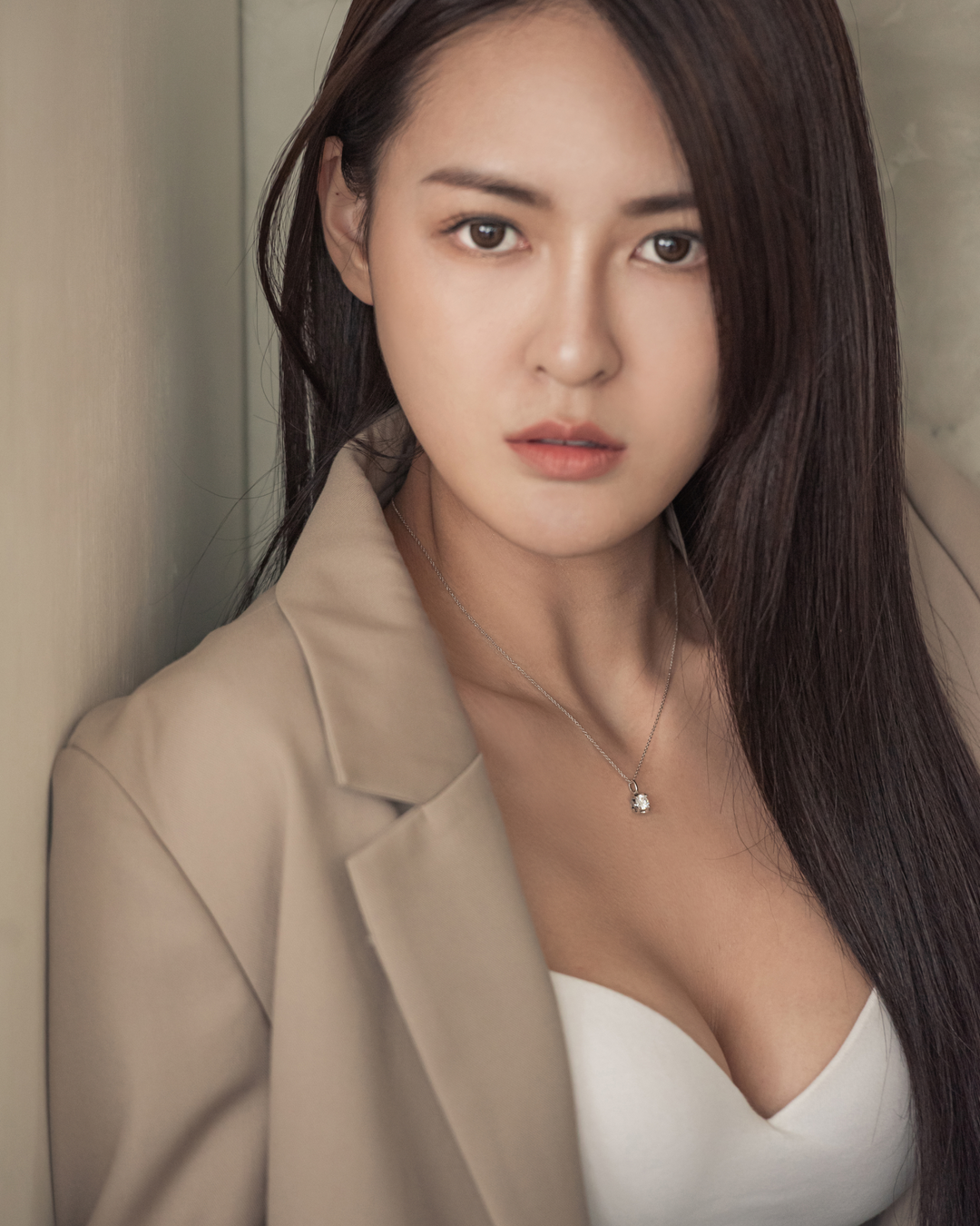 Charlotte 夏洛特之心佩戴於鎖骨間