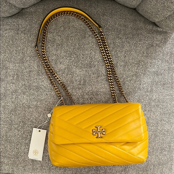【預購】TORY BURCH S082010 Kira Chevron 翻蓋肩背包 (黃色)