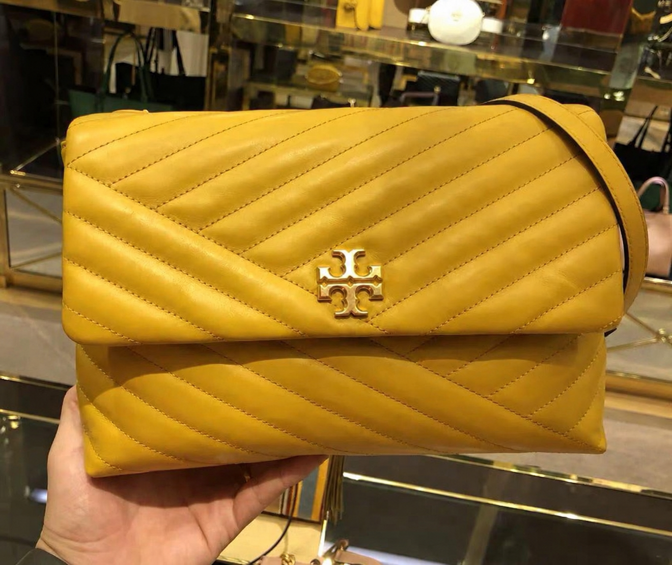 【預購】TORY BURCH S082010 Kira Chevron 翻蓋肩背包 (黃色)
