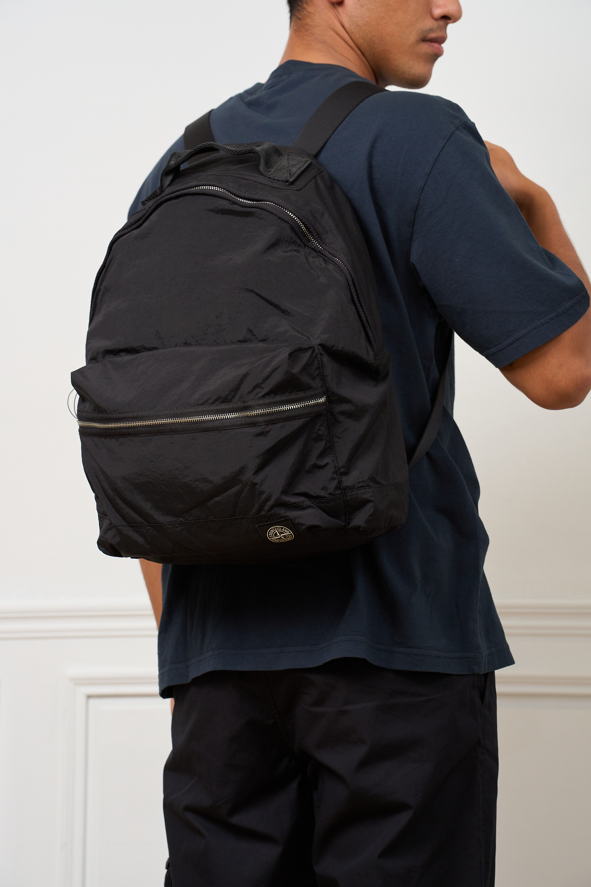 Stone Island ECONYL®塗層尼龍塔夫背包【9200014S0251V0029】
