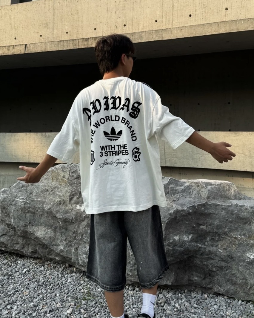 【逢甲 FUZZY】Adidas originals OG 寬鬆 草寫 黑色 紅字 白色 黑字 男女 短T 短袖