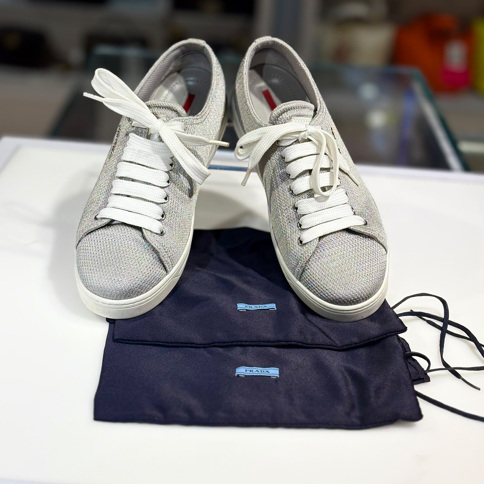 限時1折!!! 95%NEW二手PRADA平底鞋, 36碼, Silver Fabric, Low Top Sneakers, 銀色網面布鞋, #香榭站正品