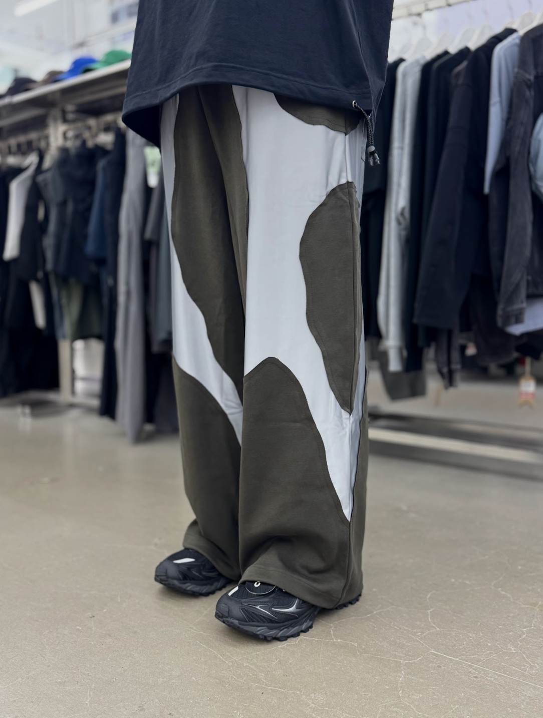 FLEXER8 x Cracked Club NIF Sweatpants - GREY