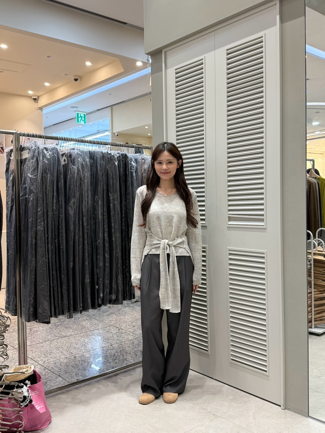 MU7007 V領綁腰針織上衣