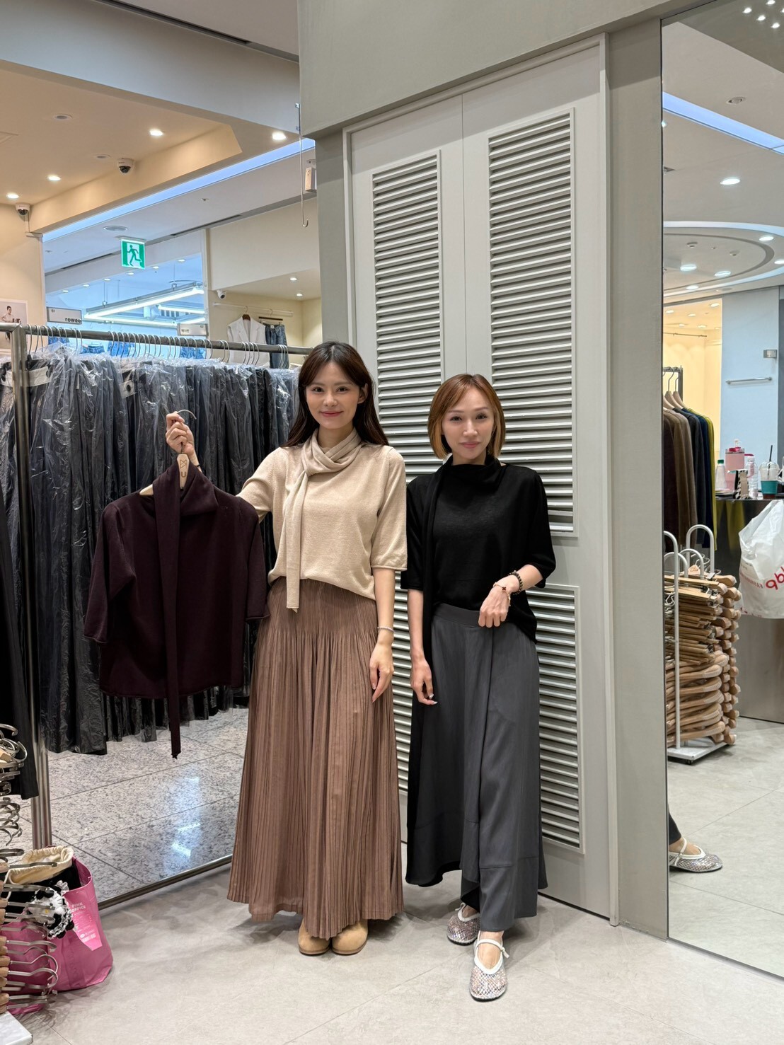 MU7003 小卷邊領巾上衣