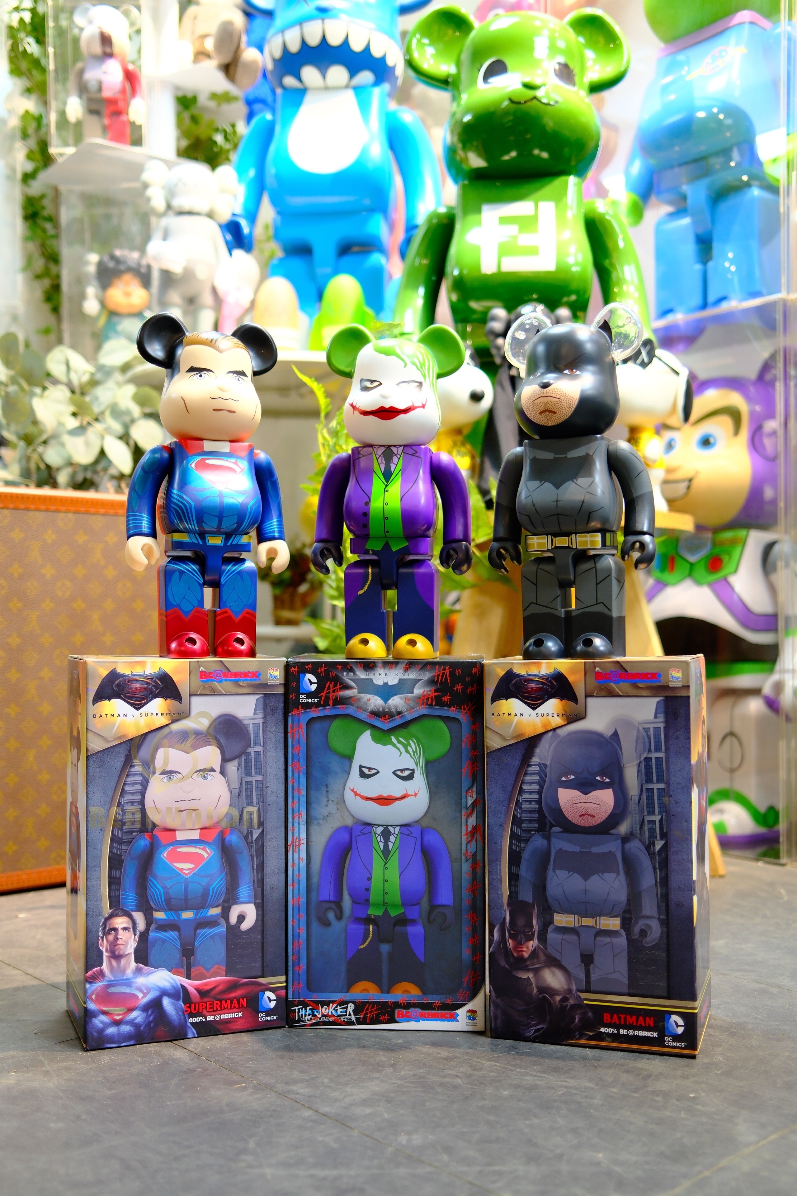 Pre-Ownwd 🥇現貨🥇Bearbrick 400%  Batman / Superman / The Joker The Dark Knight