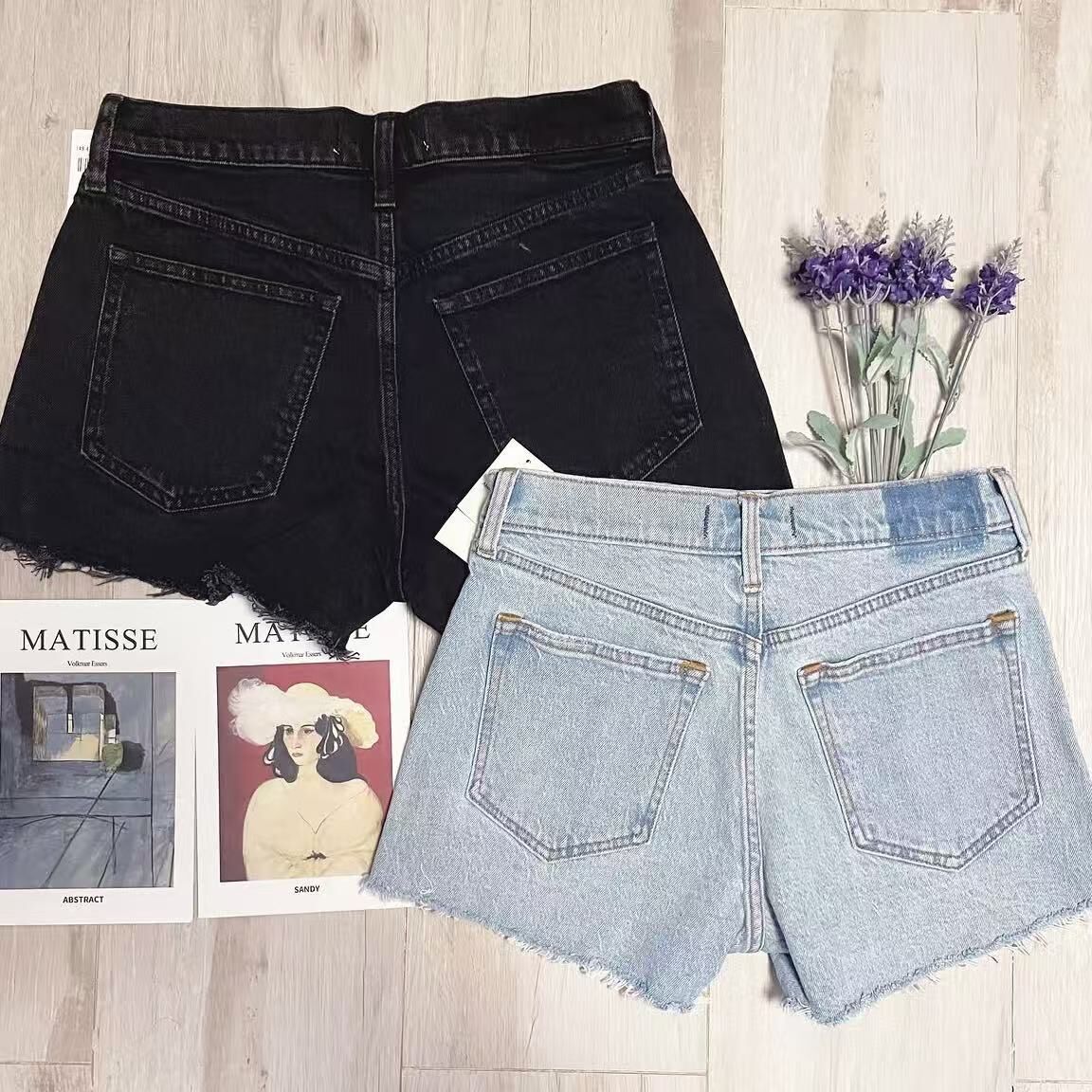 A&F HIGH RISE THE MOM SHORTS