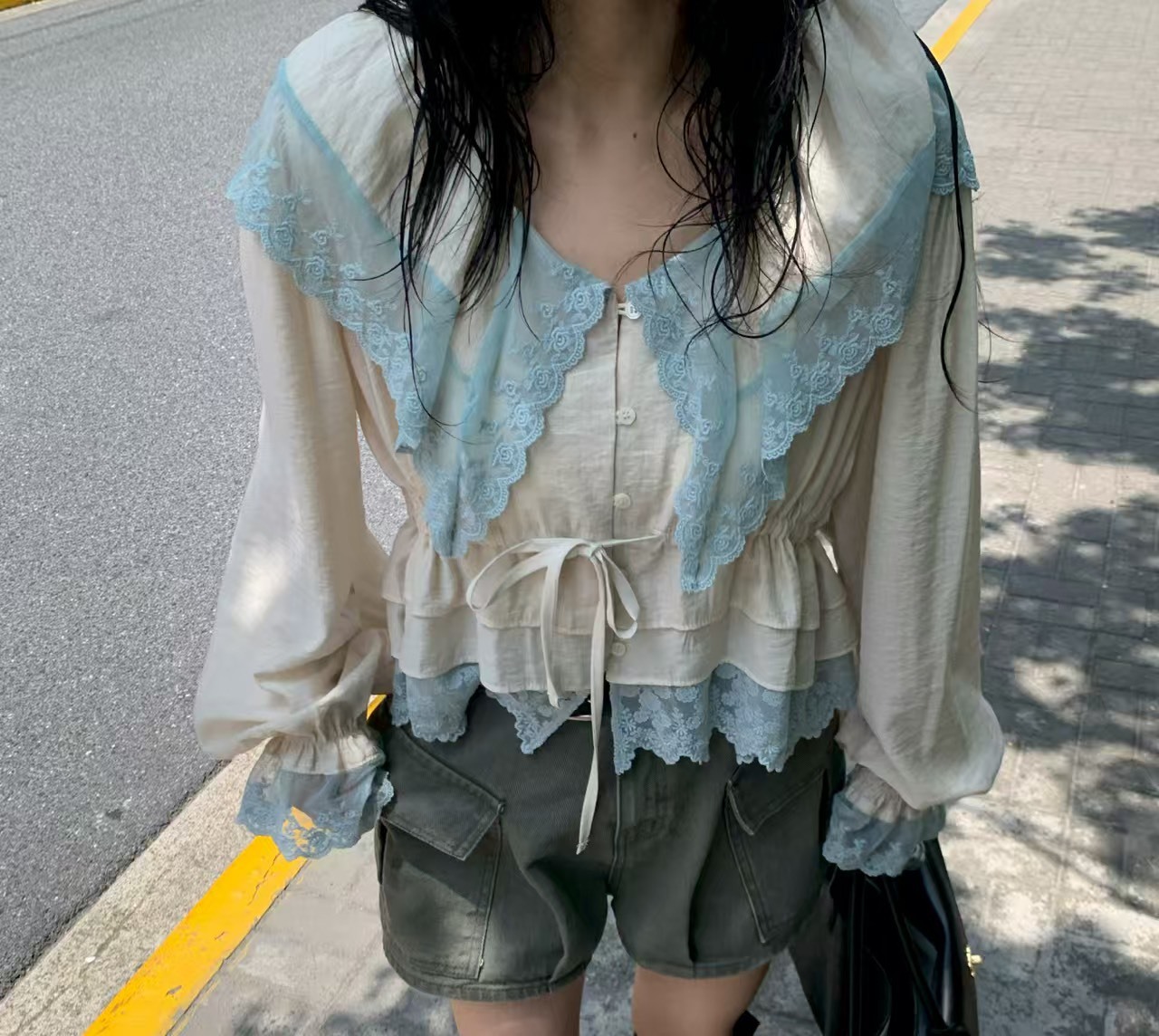 大蕾絲翻領抽繩襯衫