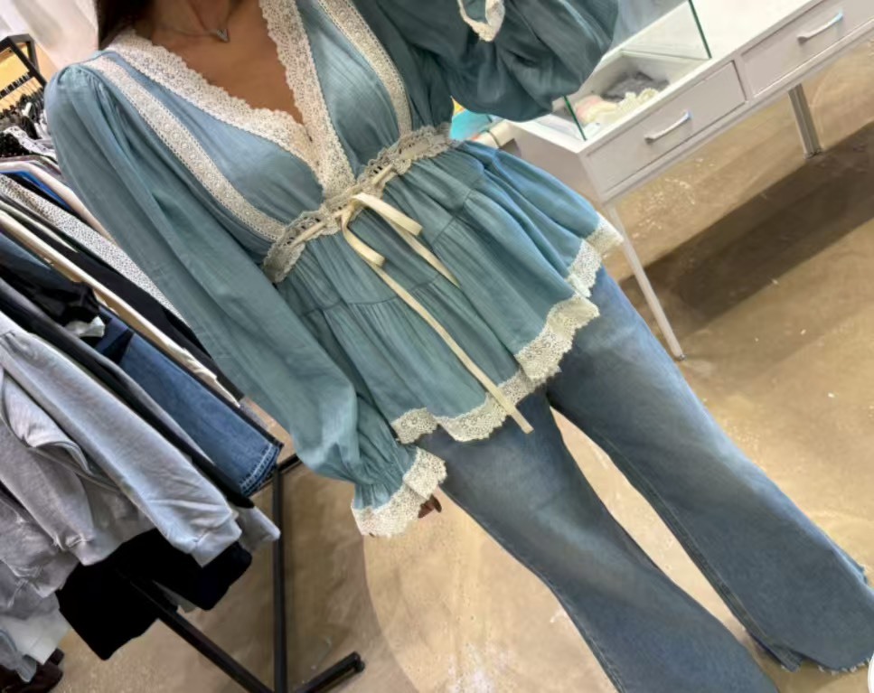 深V公主袖綁腰蕾絲傘襯衫