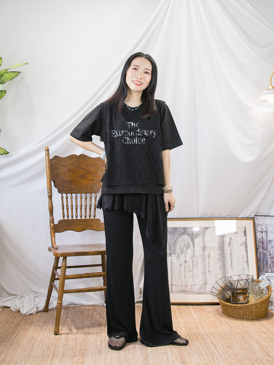 英文字print • lace 拼 cotton 料假兩件TOP