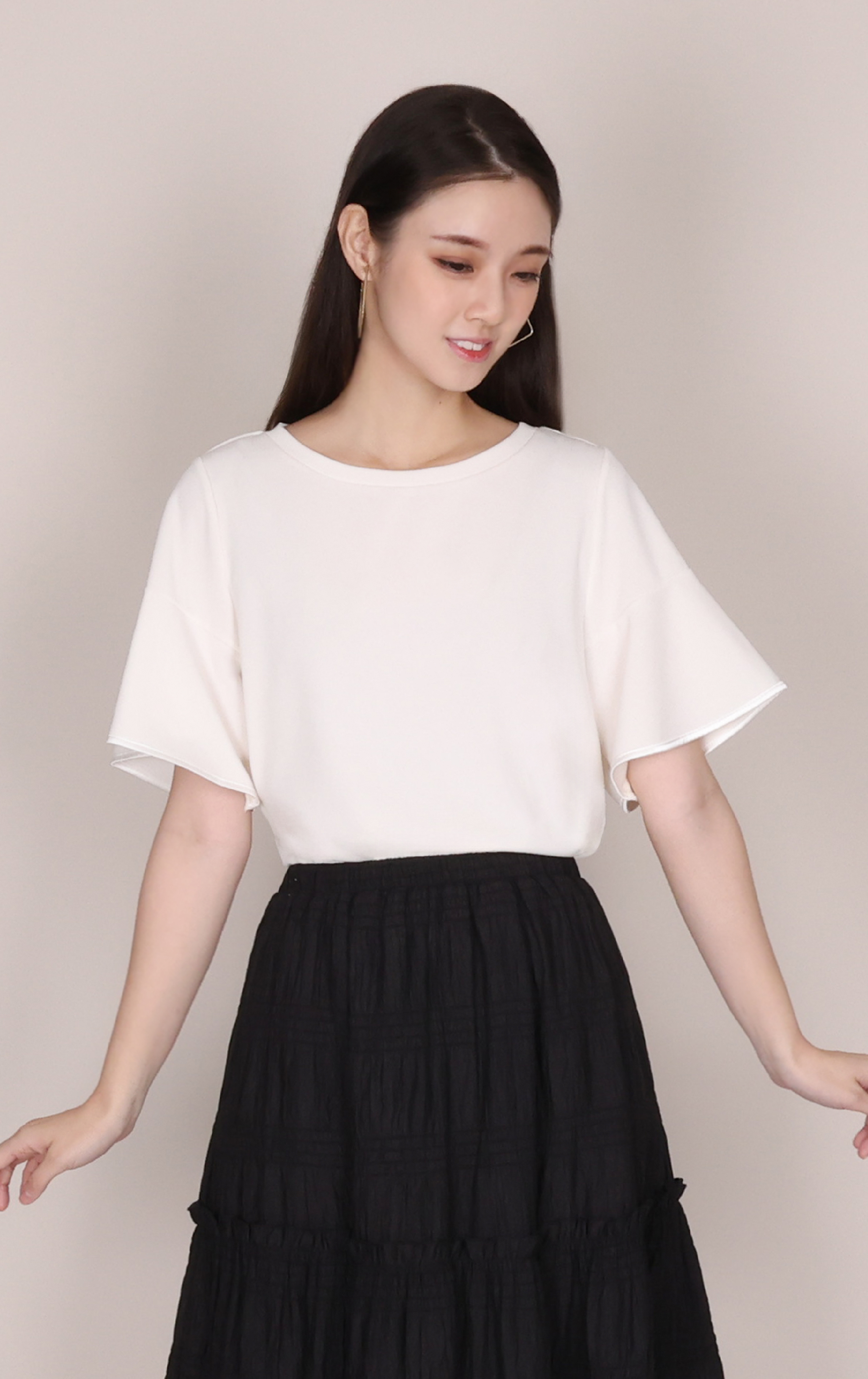 Flutter Sleeve Crew Neck Elegant Top ST0923