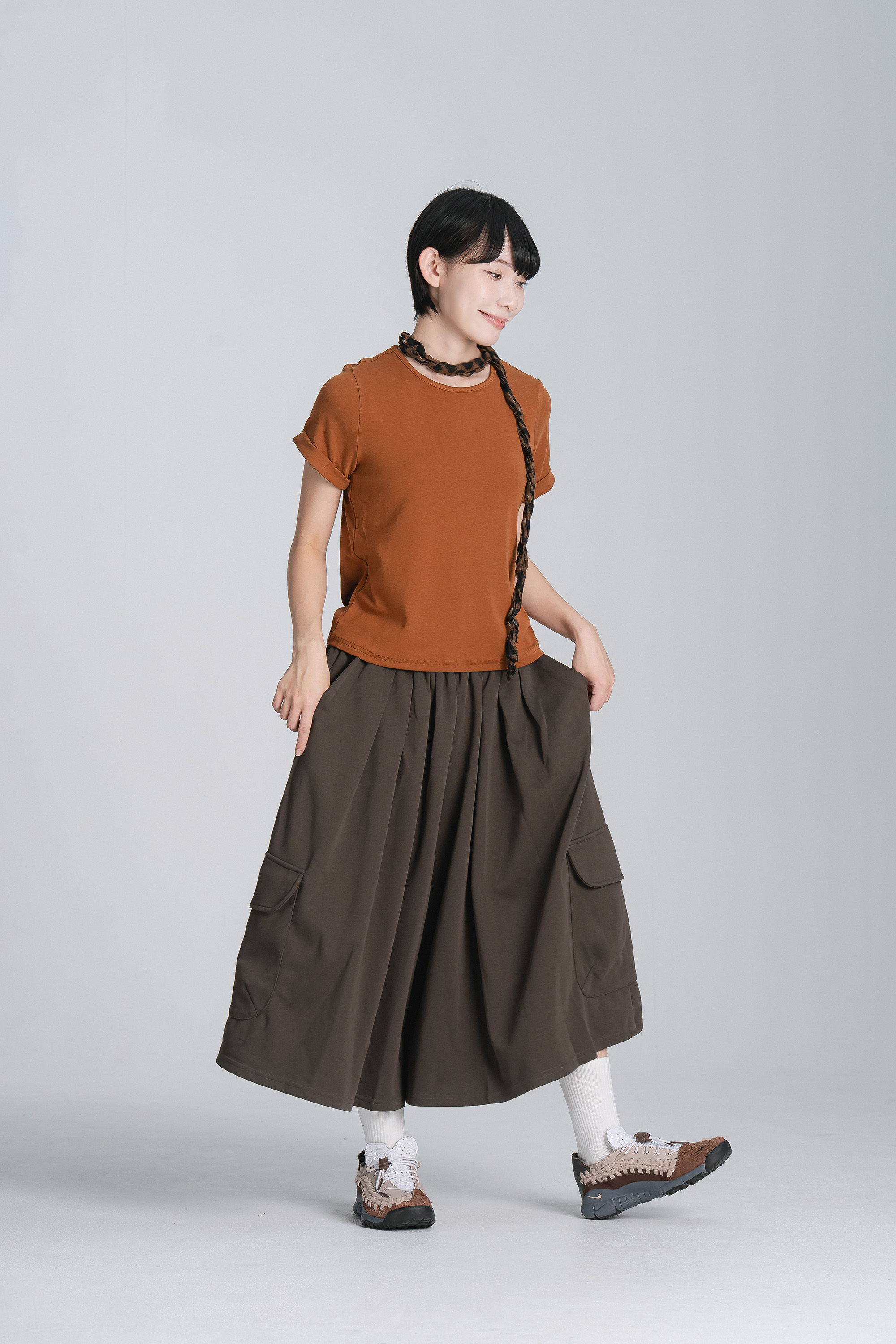 女孩素面反折袖短t 4色