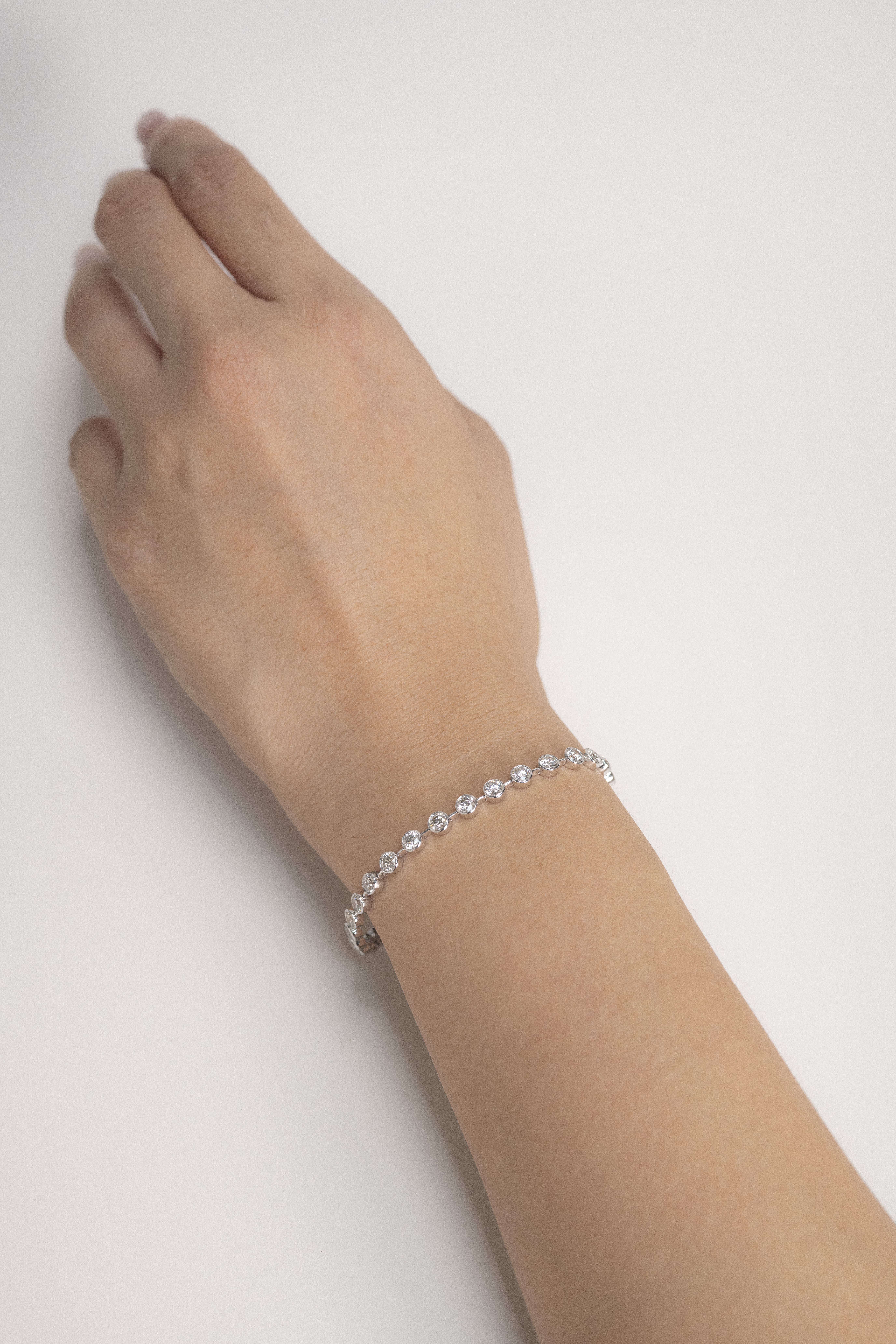 18K Bezel Set Tennis 手鏈