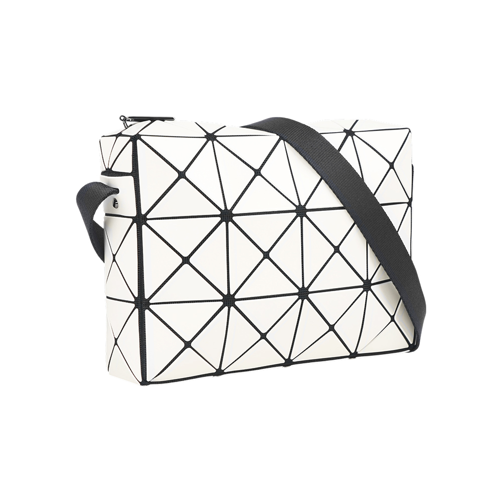 【ISSEY MIYAKE三宅一生】BAO BAO CUBOID 3X4 方形斜背包(白色)