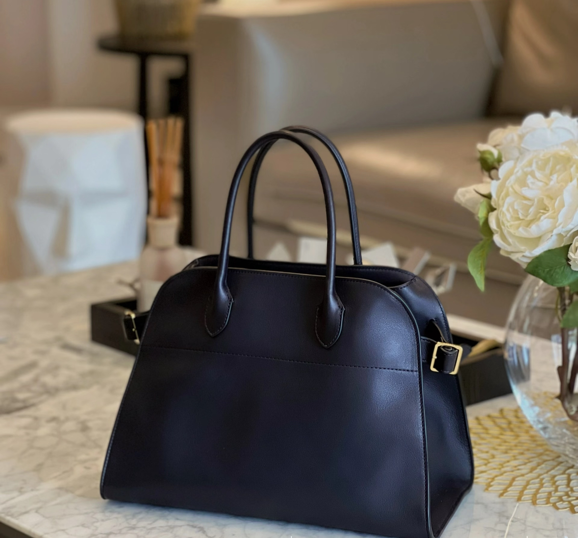 The row Margaux Shoulder 12 馬鞍皮 金扣 黑金色 手袋