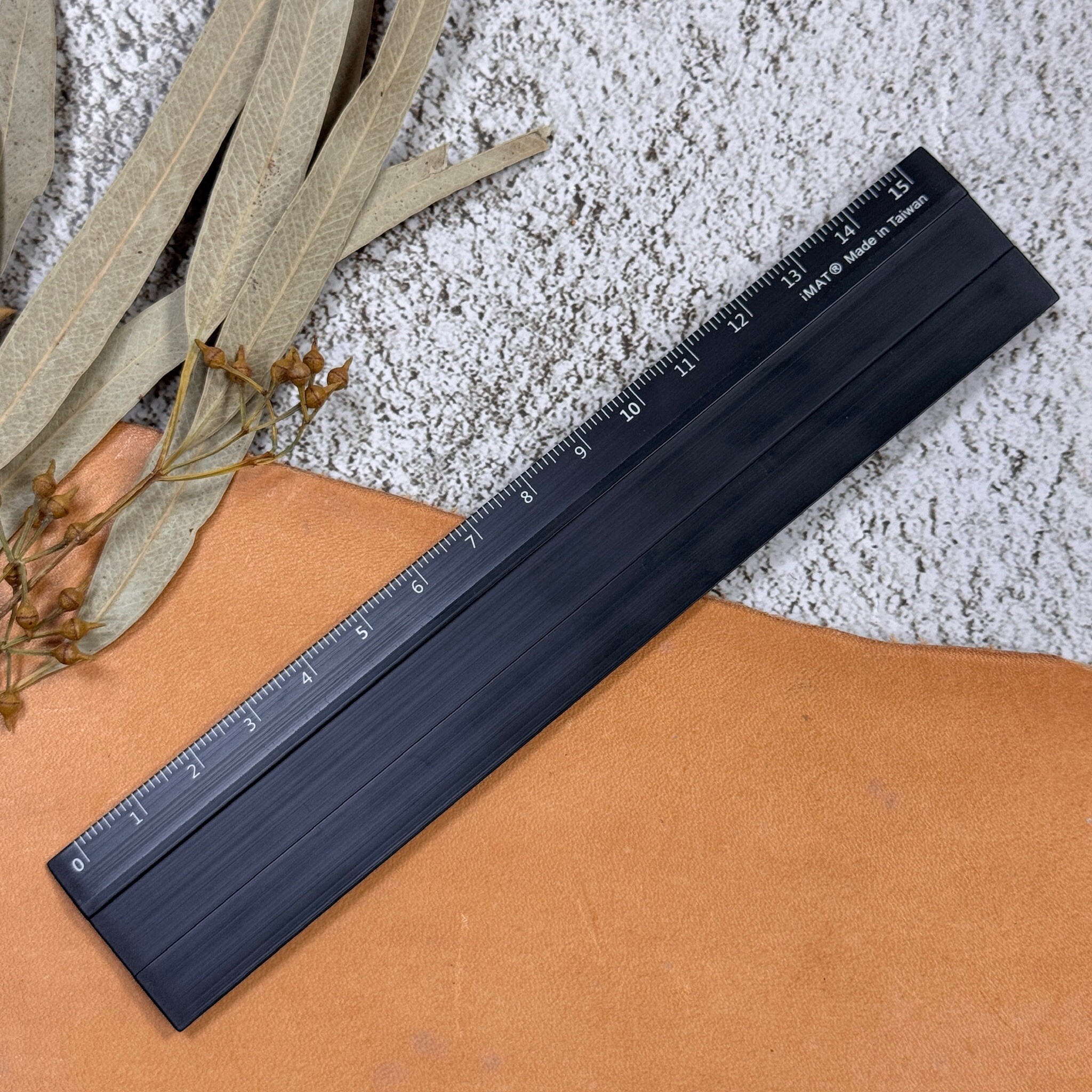 IMAT｜瞬滑瞬止尺 15cm 黯黑