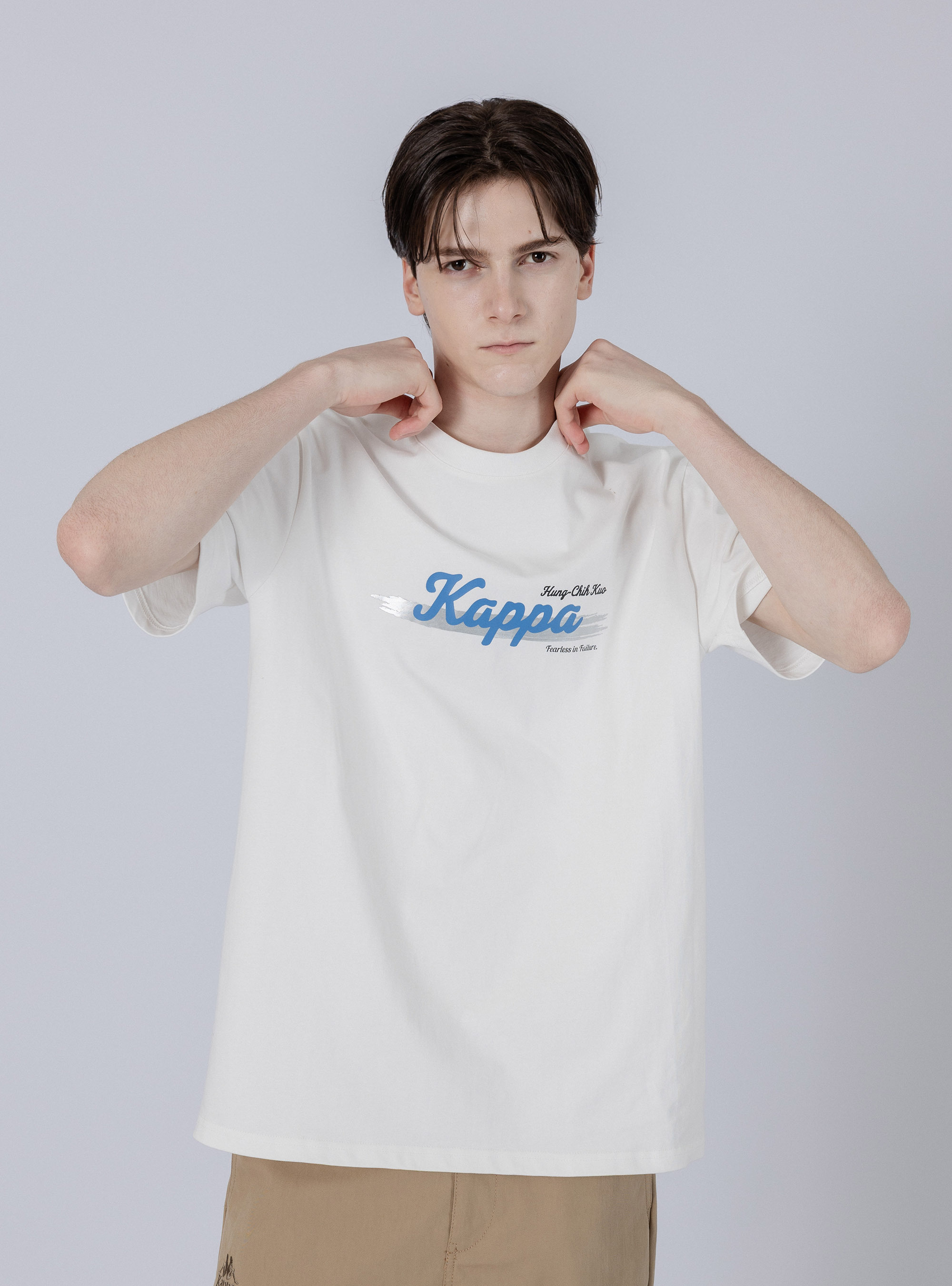 【 Kappa x 郭泓志 】K系列 手寫字樣短袖T-Shirt (白色）