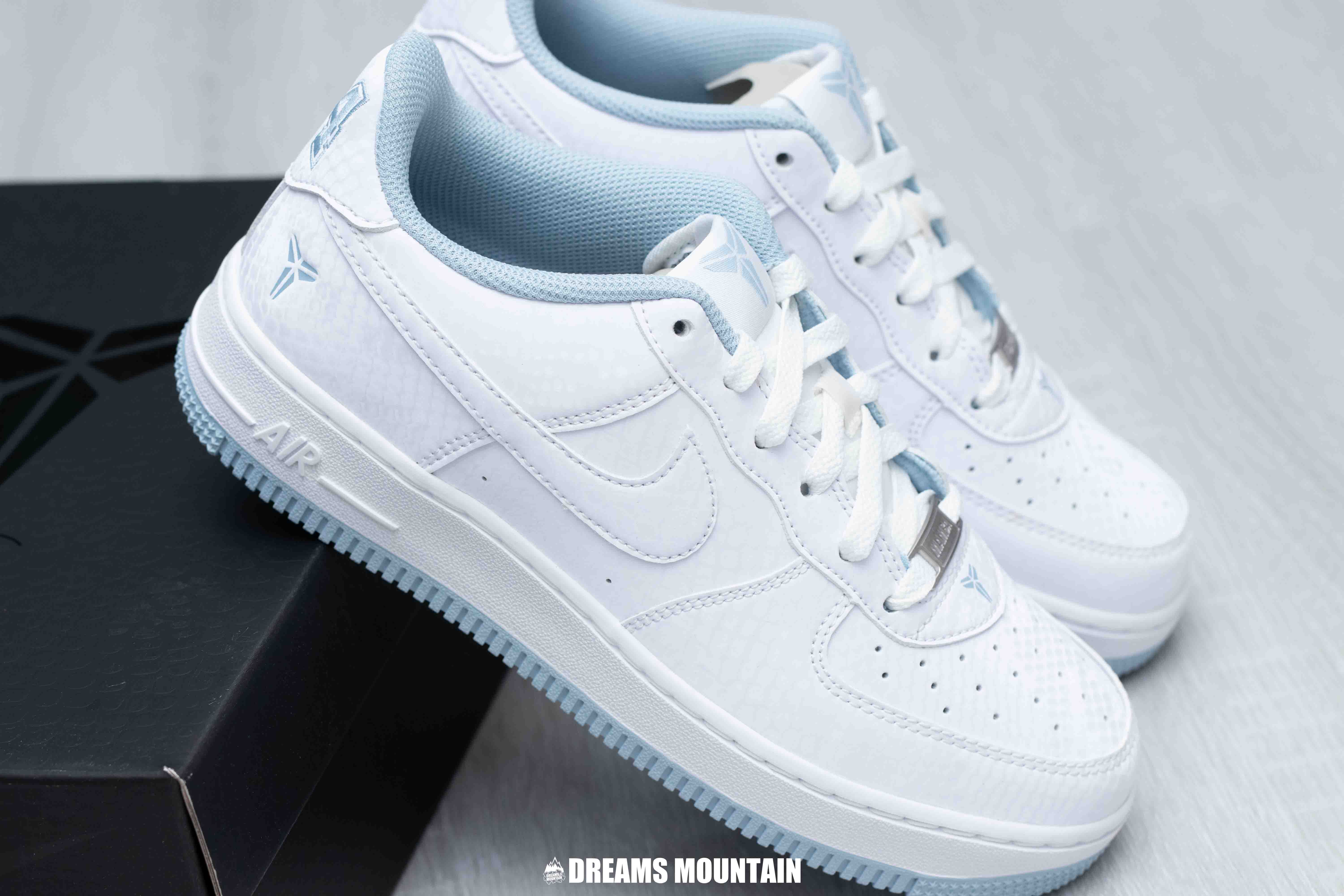 【預訂】 NIKE AIR FORCE 1 LOW "Kobe Bryant " 白淺藍-GS