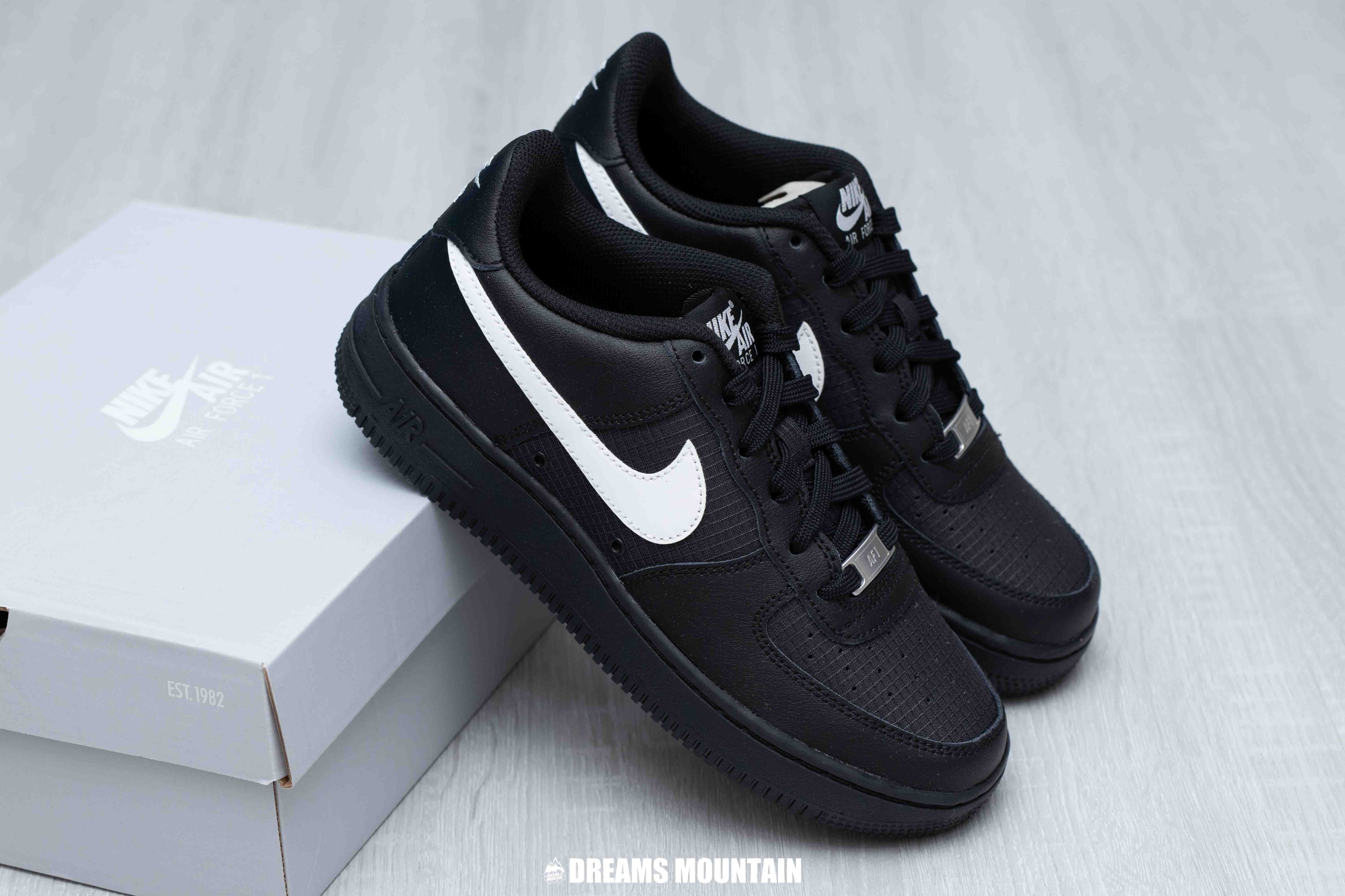 【預訂】NIKE AIR FORCE 1 TECH 黑白格紋-GS