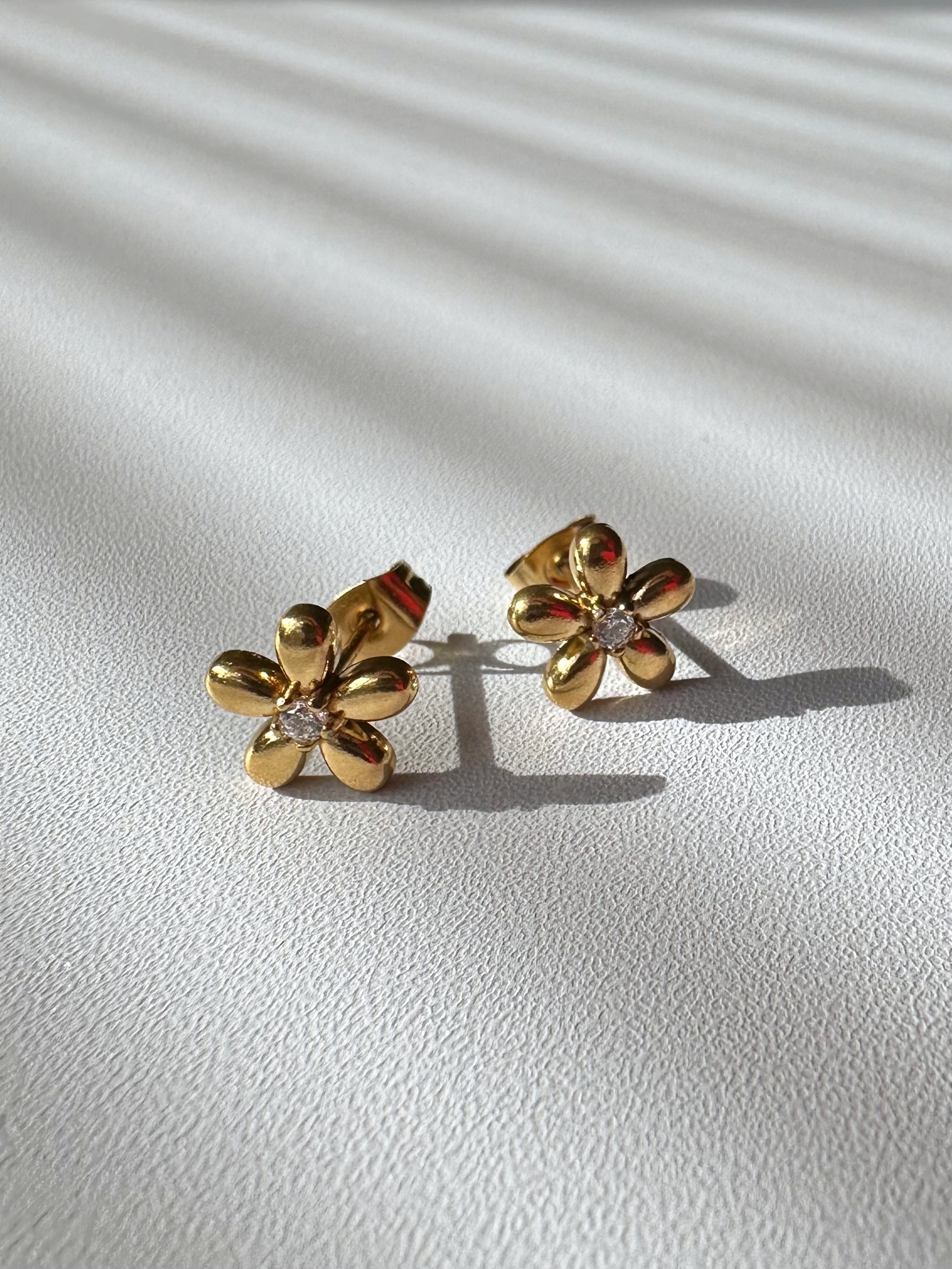 SS gold flower pierce